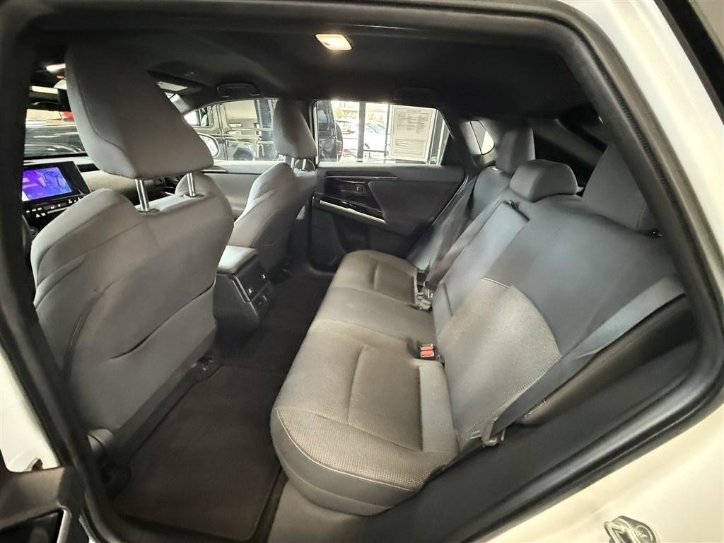 Used 2023 Subaru Solterra AWD image 21