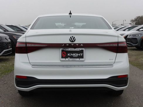 New 2026 Volkswagen Jetta SE image 8