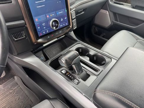 Used 2022 Ford F150 Lightning Lariat image 23