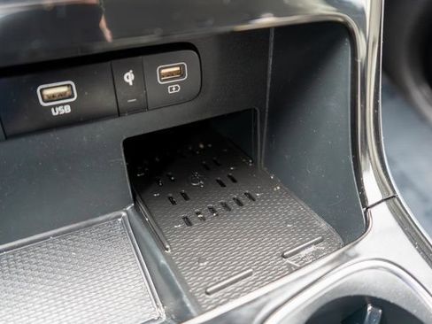 Used 2024 Kia Carnival EX FWD image 36