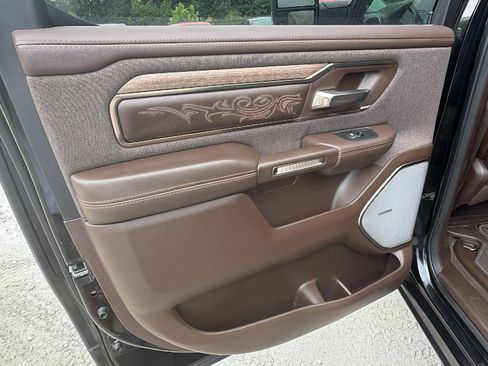 Used 2025 RAM 1500 Limited AWD/4WD image 23