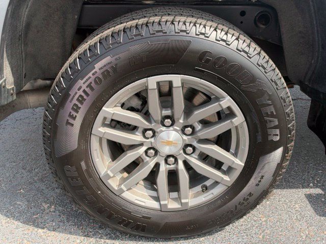 Used 2023 Chevrolet Colorado LT w/ LT Convenience Package II AWD/4WD image 6