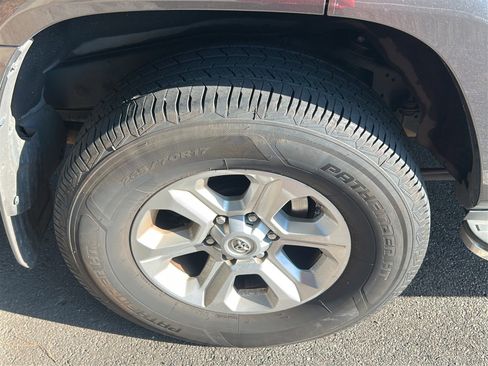 Used 2016 Toyota 4Runner SR5 RWD image 4