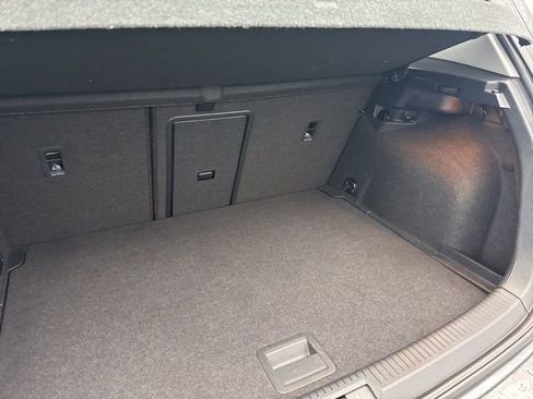 Used 2019 Volkswagen e-Golf SE w/ Driver Assistance Package image 38