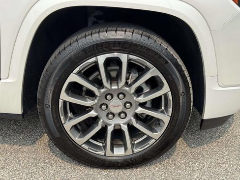 Used 2023 GMC Acadia Denali w/ Denali Ultimate Package FWD image 29