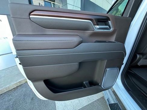 New 2026 GMC Sierra 2500 Denali w/ Denali Reserve Package AWD/4WD image 25