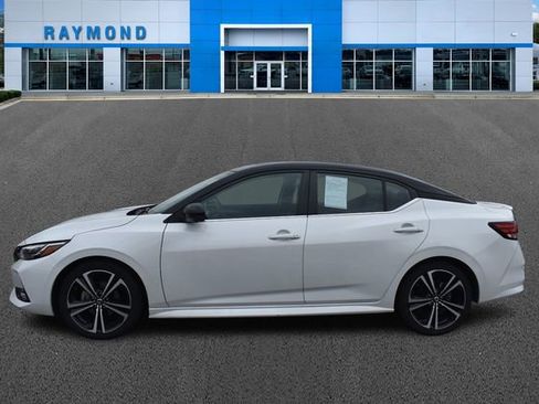 Used 2023 Nissan Sentra SR w/ SR Premium Package FWD image 6
