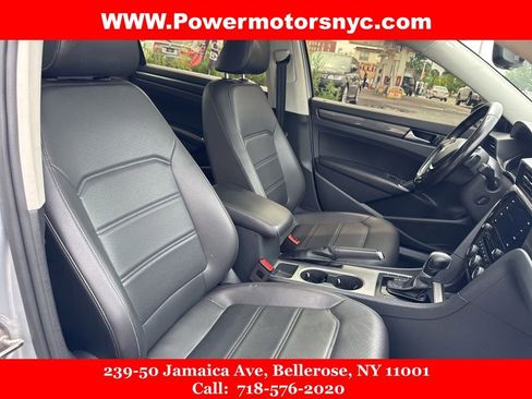 Used 2020 Volkswagen Passat 2.0T R-Line image 15