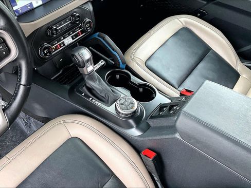 Used 2024 Ford Bronco Wildtrak image 15