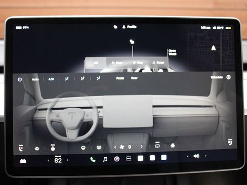 Used 2023 Tesla Model Y Long Range image 35
