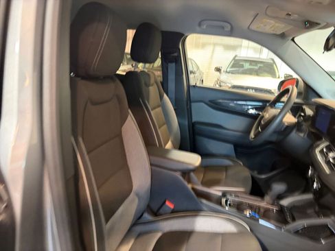 Used 2025 Chevrolet TrailBlazer LT image 34