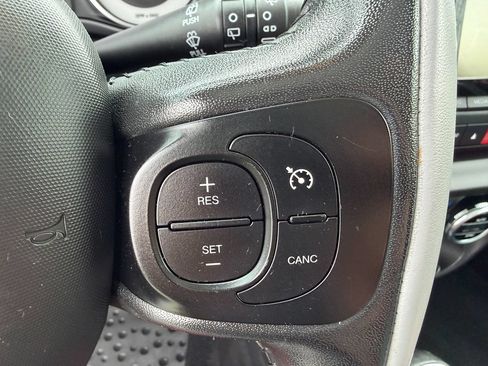 Used 2014 FIAT 500L Easy FWD image 7