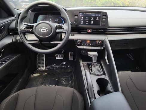 New 2025 Hyundai Elantra Sport image 25