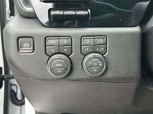 New 2026 Chevrolet Silverado 3500 LTZ w/ LTZ Premium Package image 18