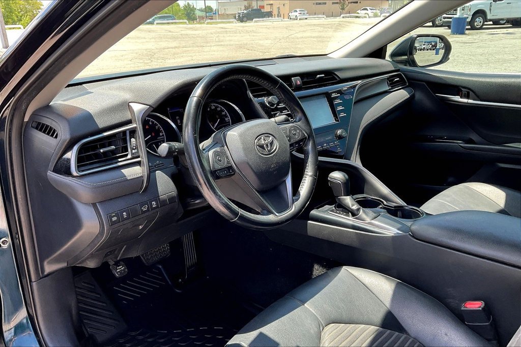 Used 2019 Toyota Camry SE FWD image 8