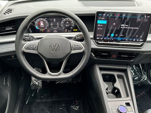 New 2026 Volkswagen Tiguan SE image 13