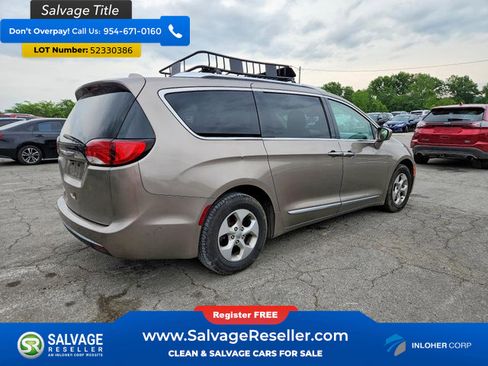 Used 2017 Chrysler Pacifica Touring-L Plus FWD image 4