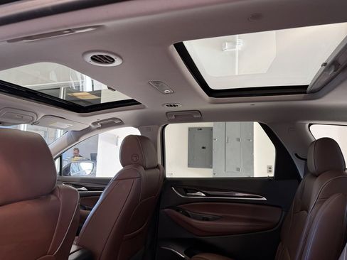 Used 2021 Buick Enclave Avenir w/ Avenir Technology Package image 28