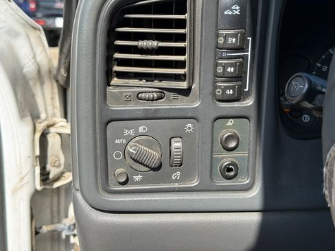 Used 2006 Chevrolet Silverado 3500 LT w/ Heavy-Duty Power Package image 17