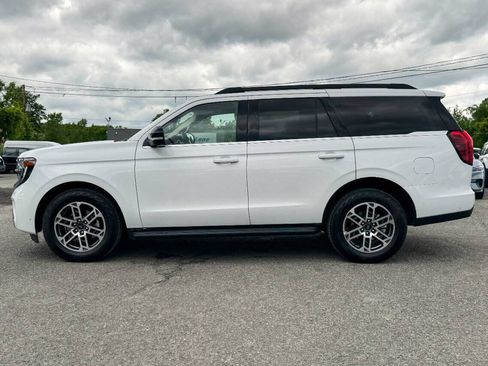 Used 2025 Ford Expedition Active AWD/4WD image 6