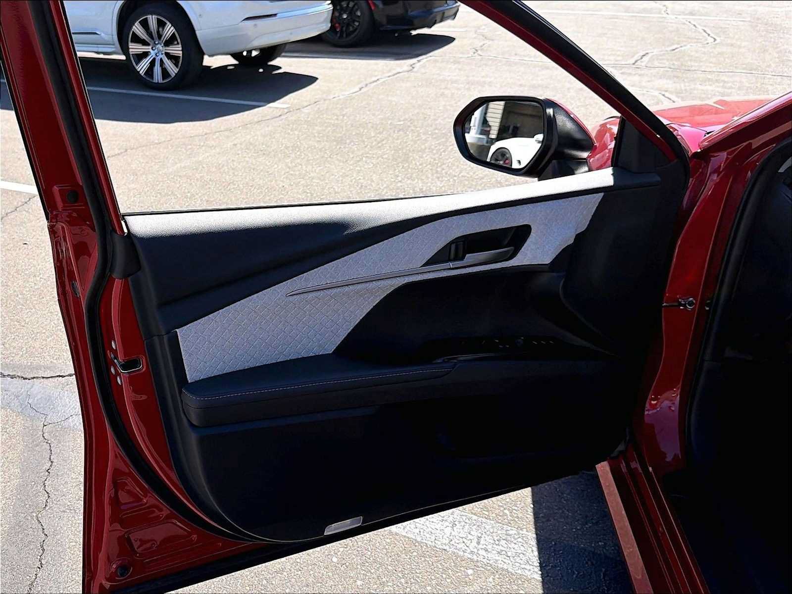 Used 2025 Toyota Camry XLE w/ Premium Package FWD image 24