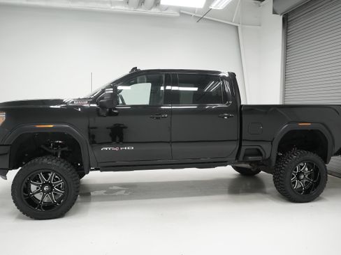 Used 2022 GMC Sierra 2500 AT4 w/ AT4 Premium Plus Package AWD/4WD image 6
