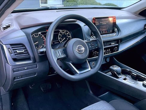 Certified 2023 Nissan Rogue SV image 17