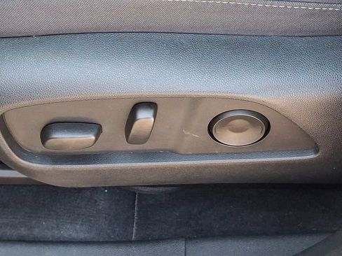 Used 2025 Chevrolet Equinox LT w/ Convenience Package II AWD/4WD image 17