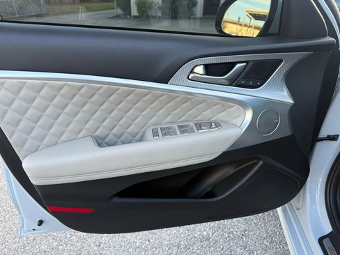 Used 2022 Genesis G70 3.3T image 18
