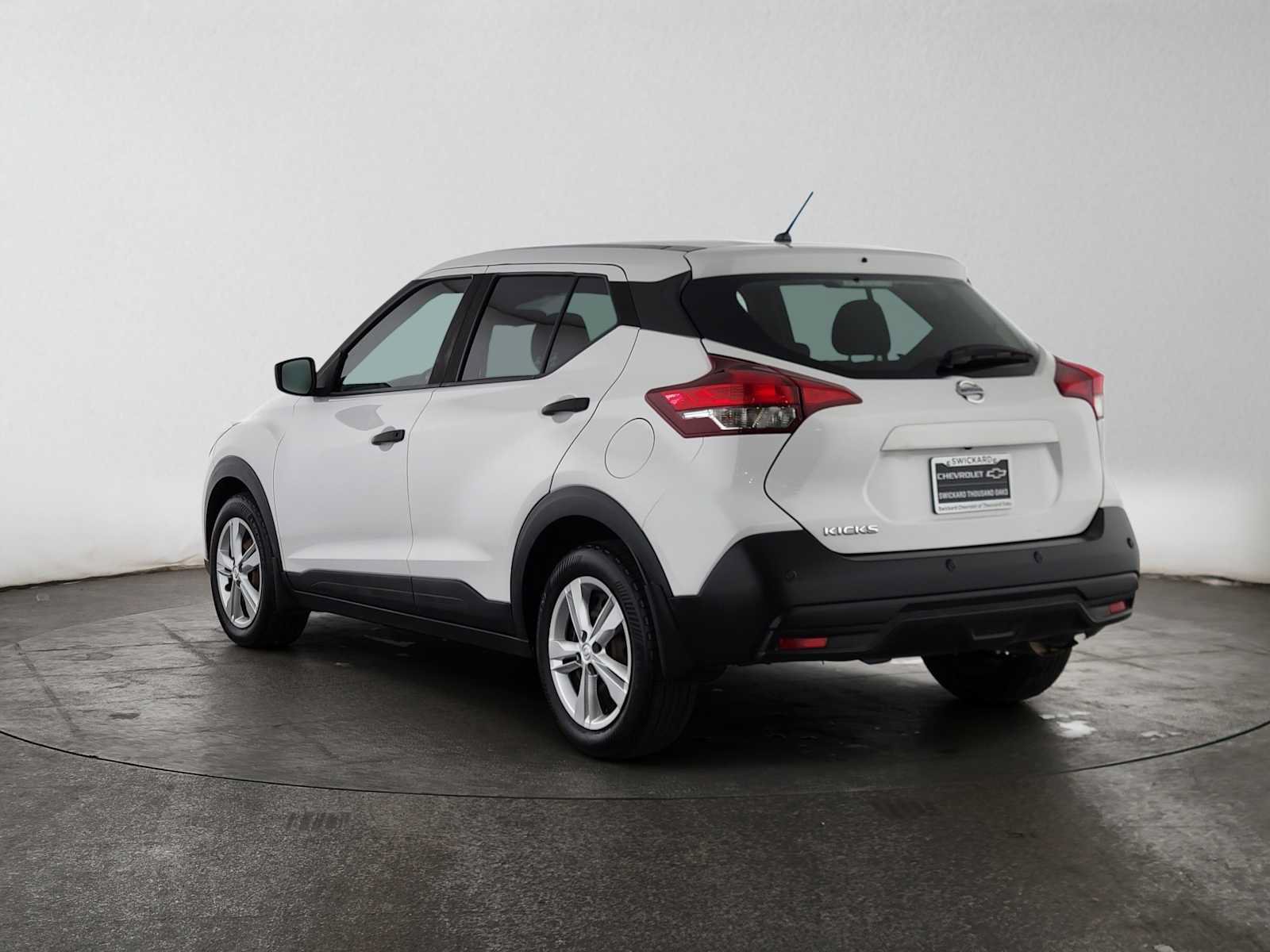 Used 2020 Nissan Kicks S FWD image 5