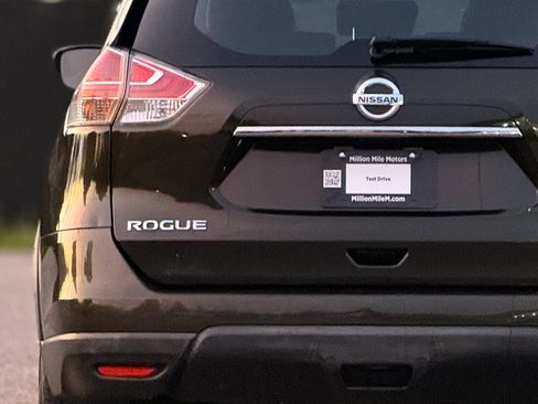 Used 2016 Nissan Rogue S AWD/4WD image 13