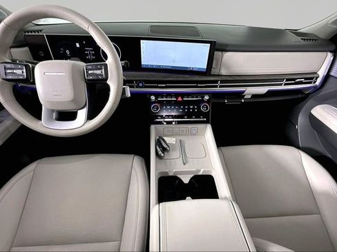 Used 2025 Hyundai Santa Fe Limited FWD image 7