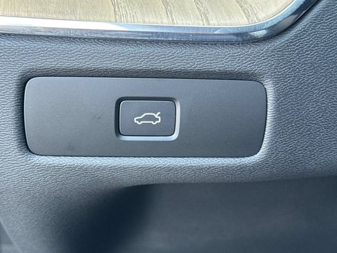 Certified 2026 Volvo XC60 B5 Ultra w/ Climate Package AWD/4WD image 32