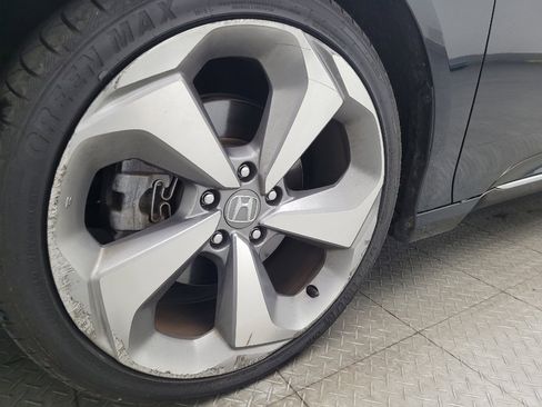 Used 2018 Honda Accord Touring image 31