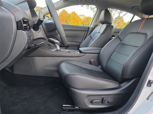 New 2025 Nissan Sentra SR w/ SR Premium Package image 8