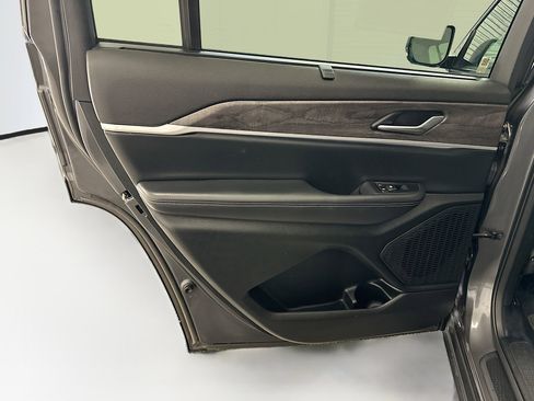 Used 2023 Jeep Grand Cherokee L Limited w/ Luxury Tech Group II image 27