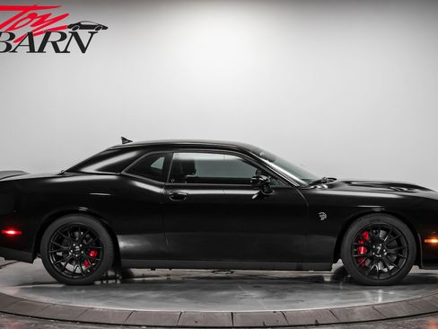 Used 2016 Dodge Challenger SRT Hellcat image 6