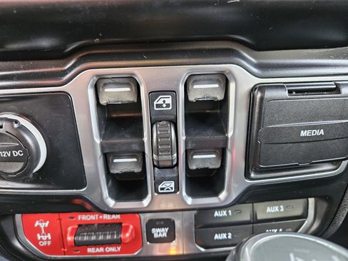 Used 2020 Jeep Wrangler Unlimited Rubicon image 31