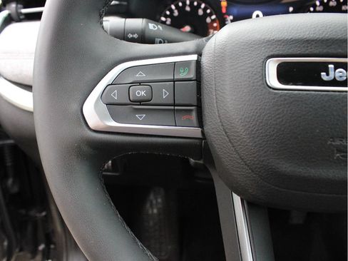 Used 2023 Jeep Compass Latitude AWD/4WD image 15