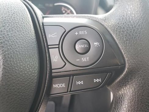 Used 2025 Toyota RAV4 XLE AWD/4WD image 26