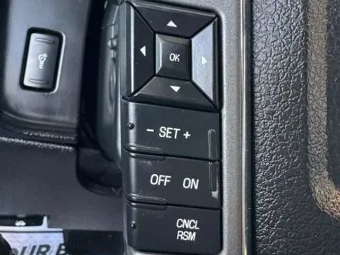 Used 2016 Ford Expedition Platinum RWD image 29