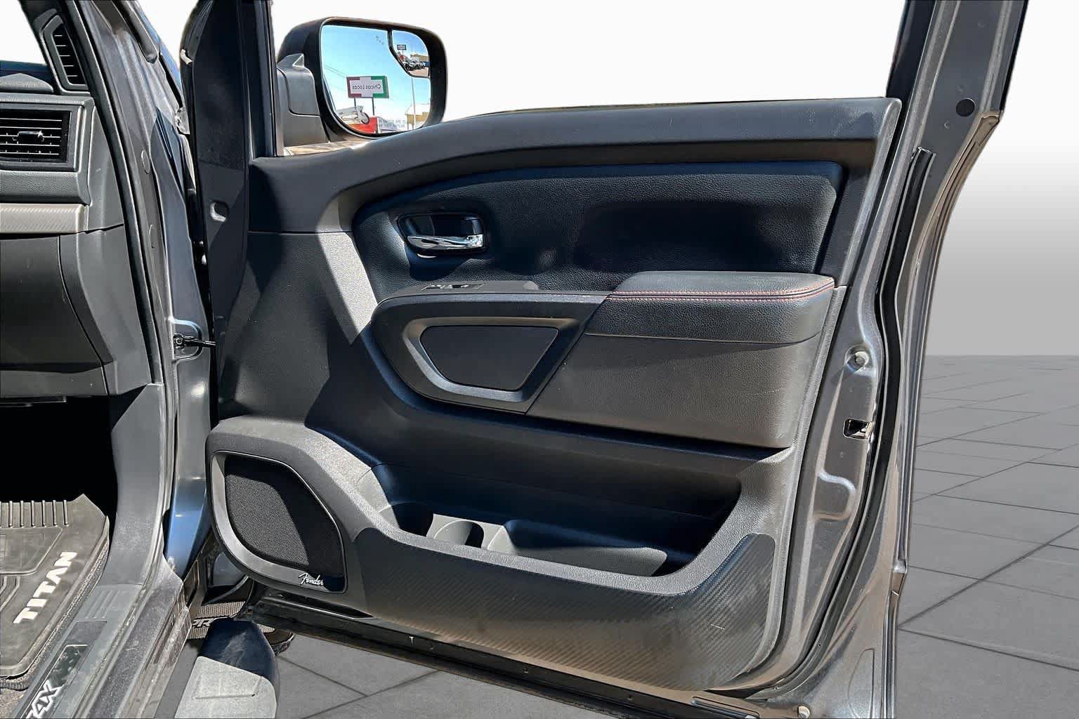 Used 2021 Nissan Titan PRO-4X w/ Pro-4x Convenience Package AWD/4WD image 22
