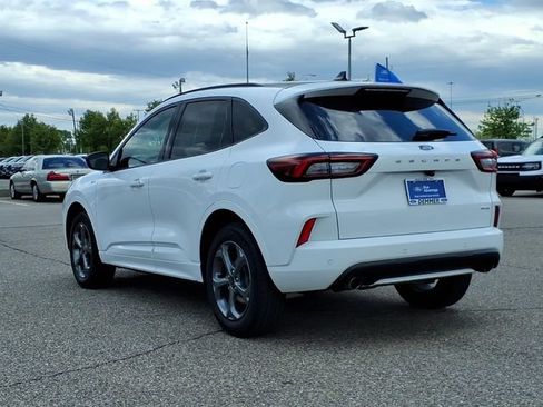 Certified 2023 Ford Escape ST-Line w/ Tech Pack #1 AWD/4WD image 4