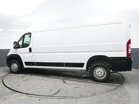 Used 2025 RAM ProMaster 2500 w/ Convenience Group FWD image 3