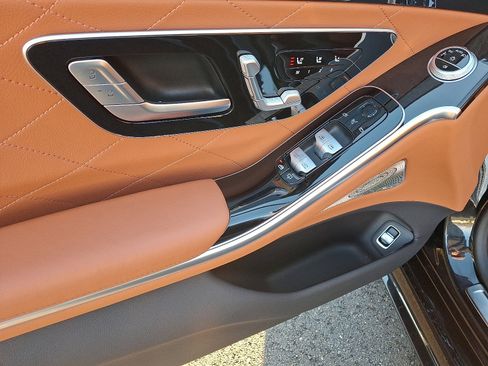 Used 2022 Mercedes-Benz S 580 4MATIC Sedan image 12