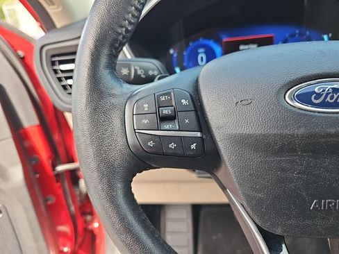 Used 2020 Ford Escape Titanium AWD/4WD image 18