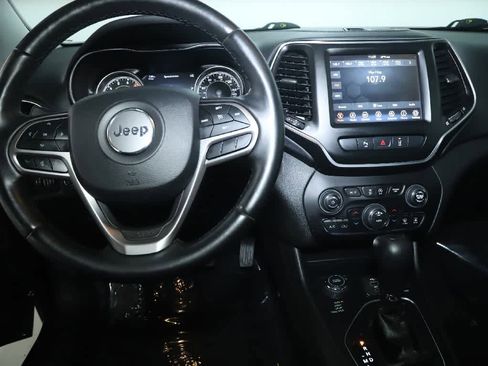 Certified 2021 Jeep Cherokee Latitude Lux w/ Comfort/Convenience Group AWD/4WD image 28