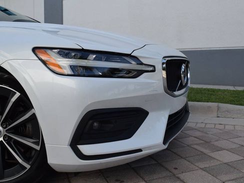 Used 2021 Volvo S60 T5 Momentum FWD image 16