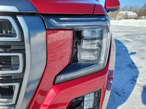 Used 2023 GMC Yukon AT4 w/ AT4 Premium Plus Package image 9