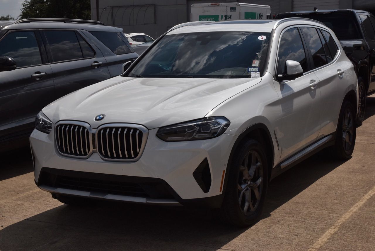 Used 2024 BMW X3 xDrive30i w/ Convenience Package AWD/4WD image 2